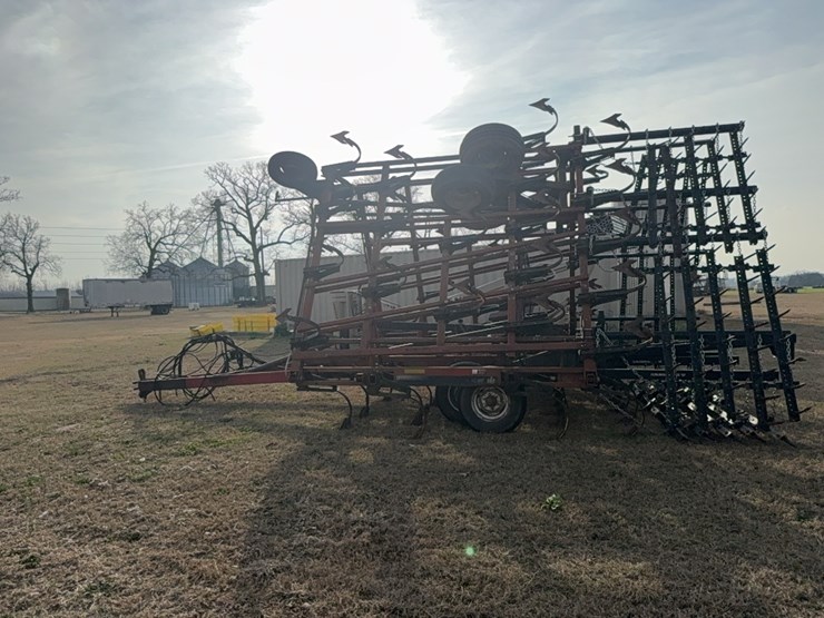 case-ih-tiger-mate-￼-field-cultivator-image-18