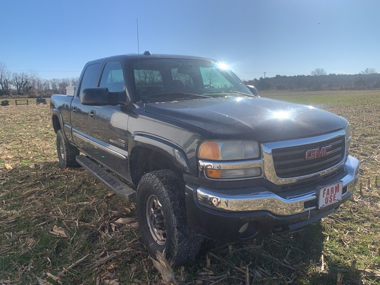 2005-gmc-sierra-2500hd-image-4