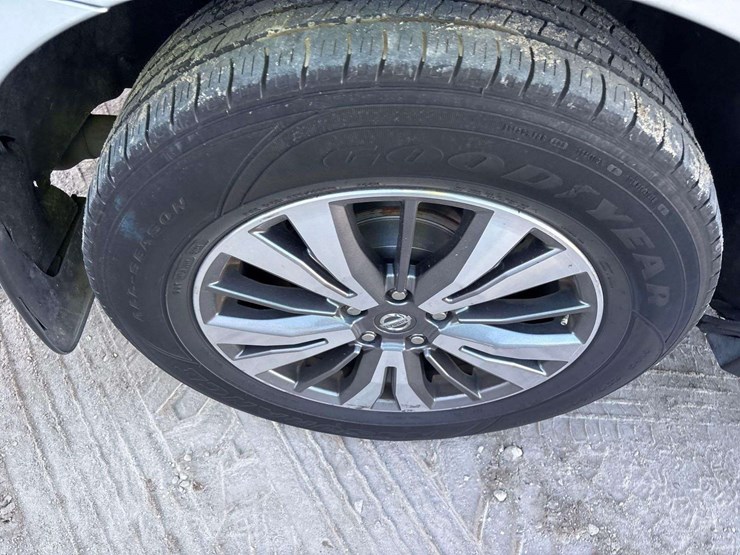 2017-nissan-pathfinder-image-26