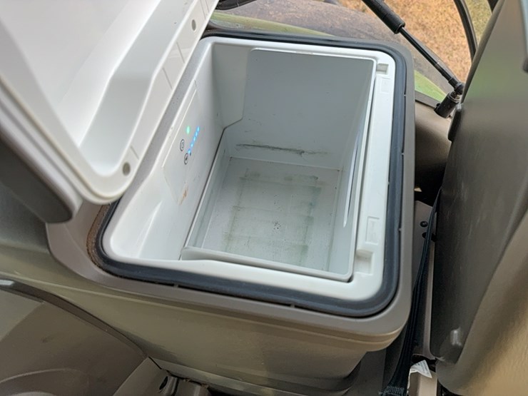 2022-john-deere-8r-410-image-61