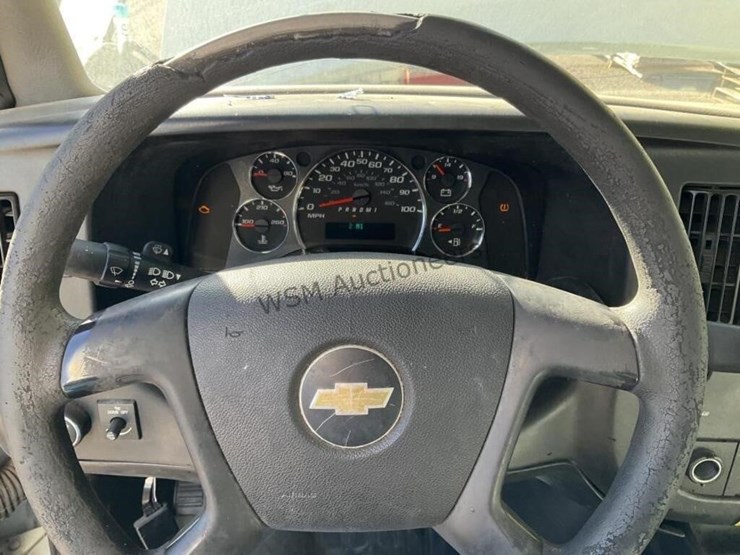 2015-chevrolet-express-3500-image-19