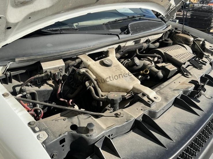 2015-chevrolet-express-3500-image-14