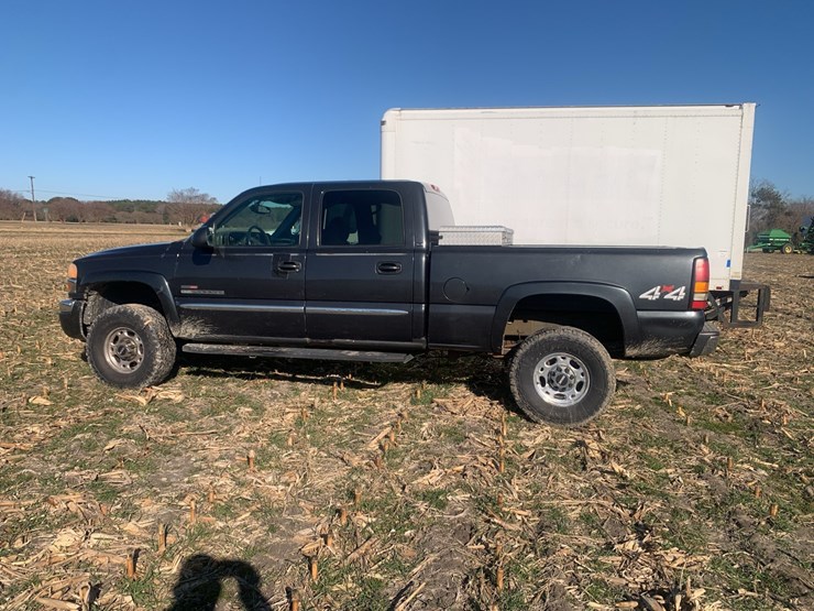 2005-gmc-sierra-2500hd-image-10