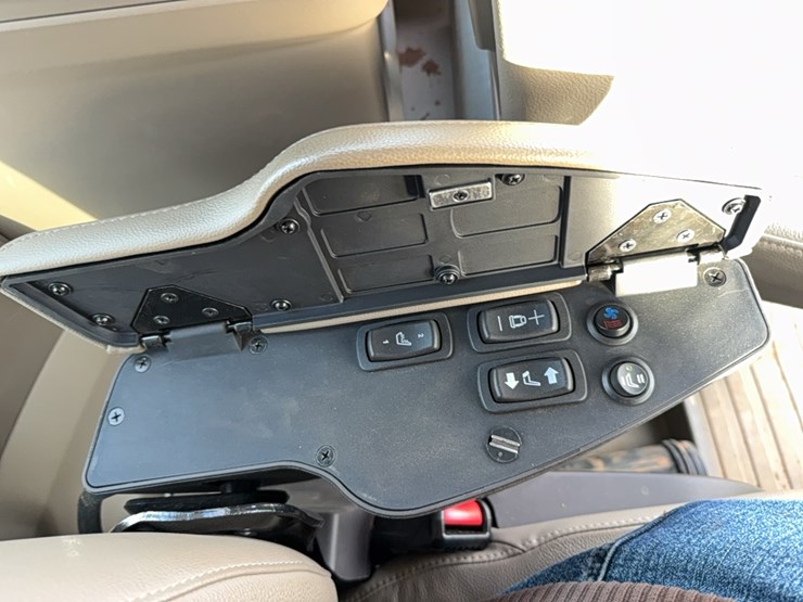 2022-john-deere-8r-410-image-58