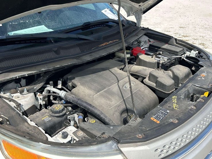 2014-ford-explorer-image-9