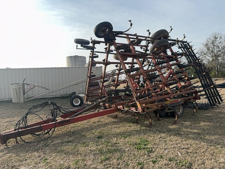 case-ih-tiger-mate-￼-field-cultivator-image-6