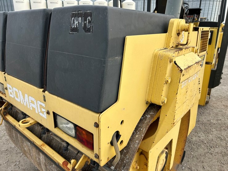 2001-bomag-bw141ad-2-image-37