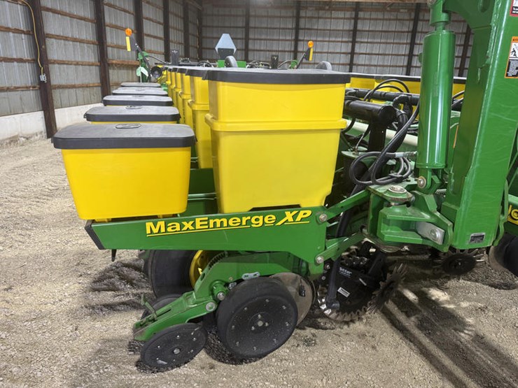 2008-john-deere-1770-image-3