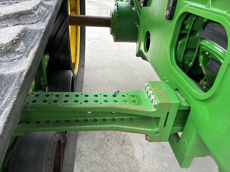 2011-john-deere-8335rt-image-44