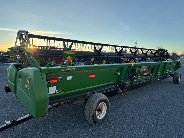 2011-john-deere-635f-image-6