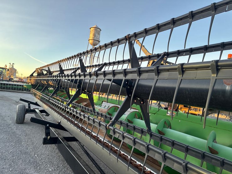 2011-john-deere-635f-image-23