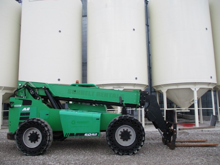 #120787-•-2016-jlg-6042-telehandler-#160076753-image-2