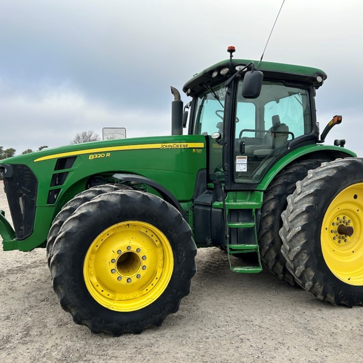2015 JOHN DEERE 8320R