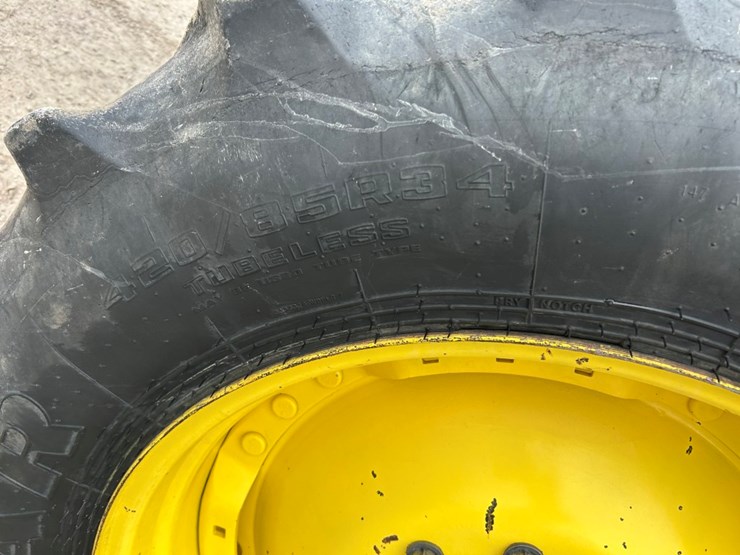 2015-john-deere-8320r-image-29