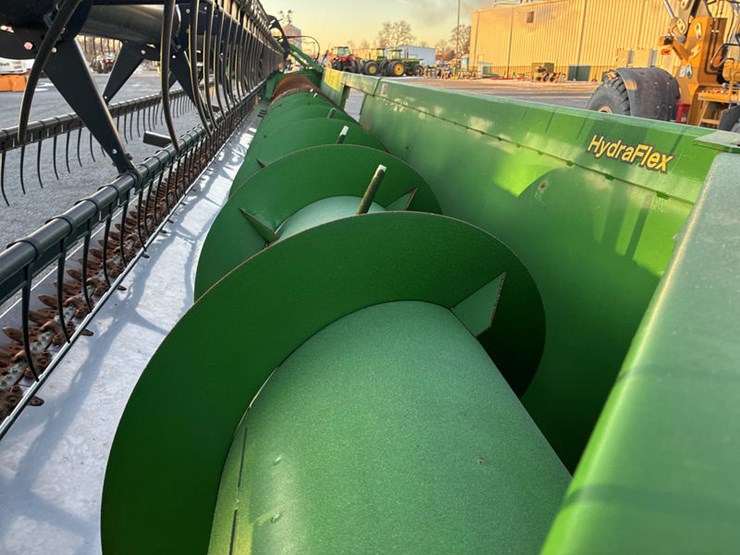 2011-john-deere-635f-image-17