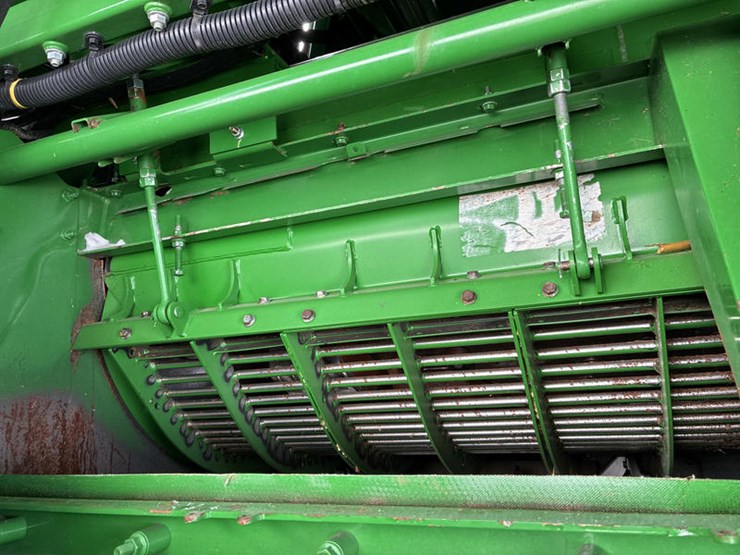 2013-john-deere-s690-image-45