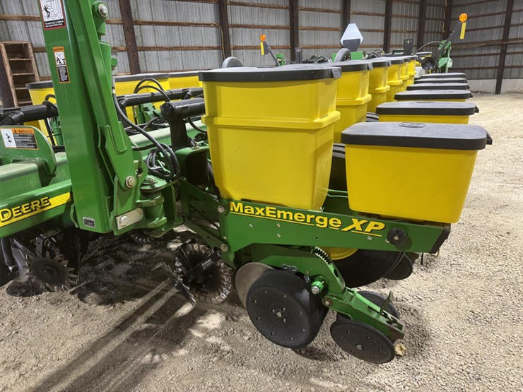 2008-john-deere-1770-image-38