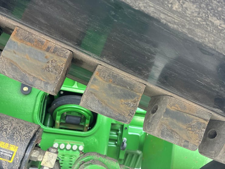 2011-john-deere-8335rt-image-48