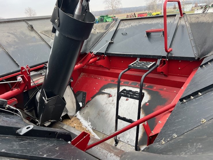 2010-case-ih-6088-image-55