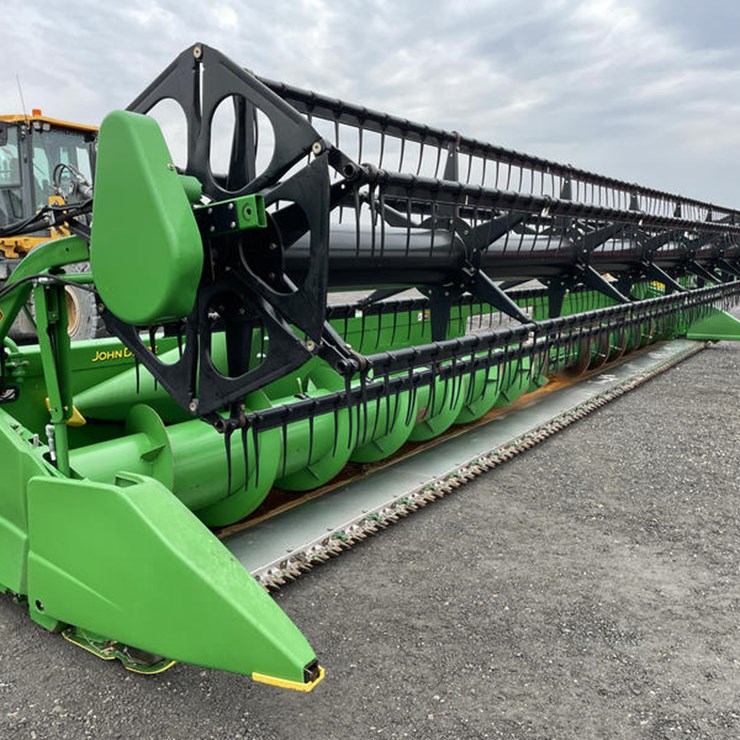 2011 JOHN DEERE 635F