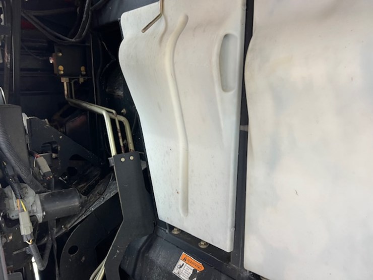 2007-case-ih-7010-image-28