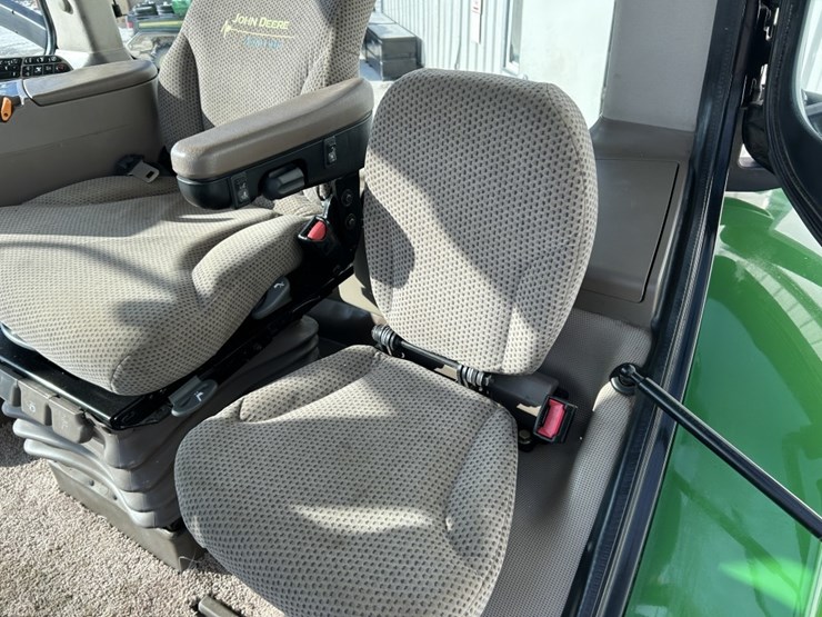 2012-john-deere-8310r-image-29