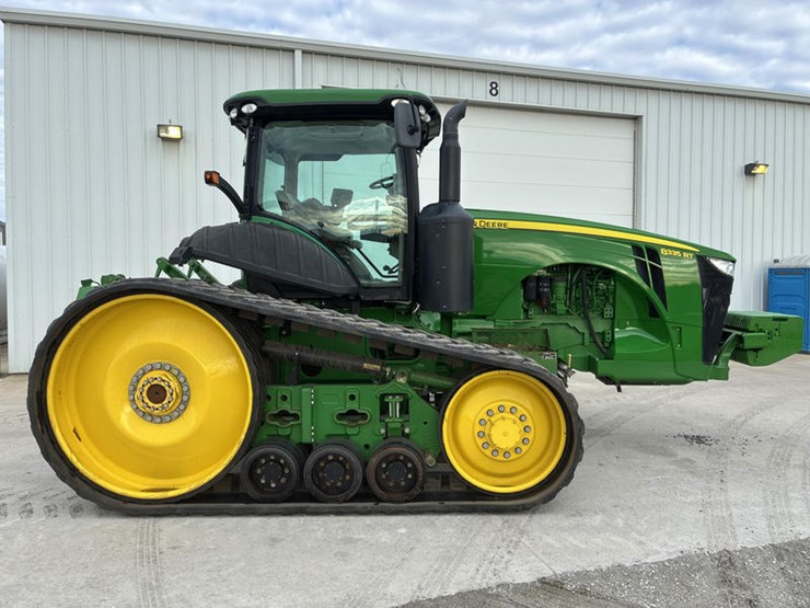 2011-john-deere-8335rt-image-4