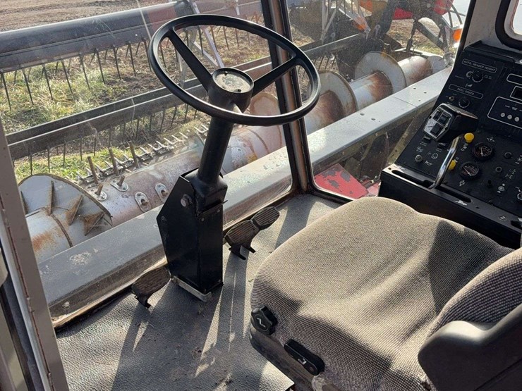 massey-ferguson-8570-image-30