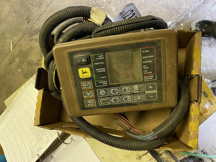 1997-john-deere-566-image-26