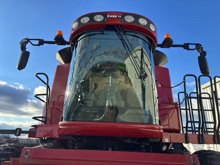 2010-case-ih-7120-image-14