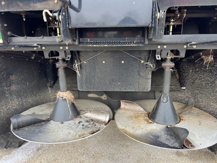 2010-case-ih-6088-image-27