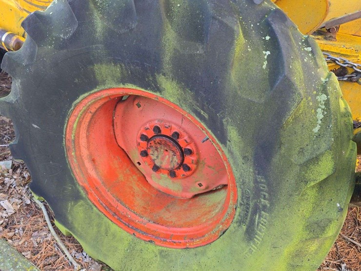 case-tractor-backhoe-with-loader,-2wd,-outriggers,-no-motor,-has-been-sitting-image-8