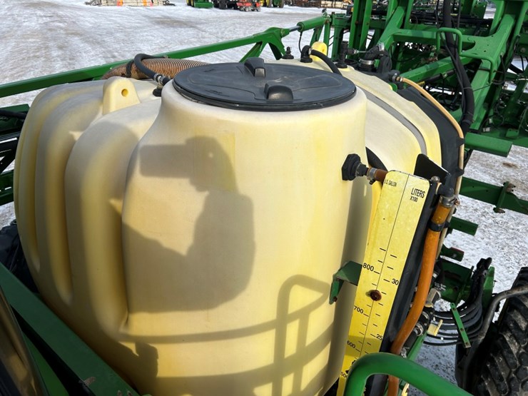 2015-john-deere-r4030-image-41