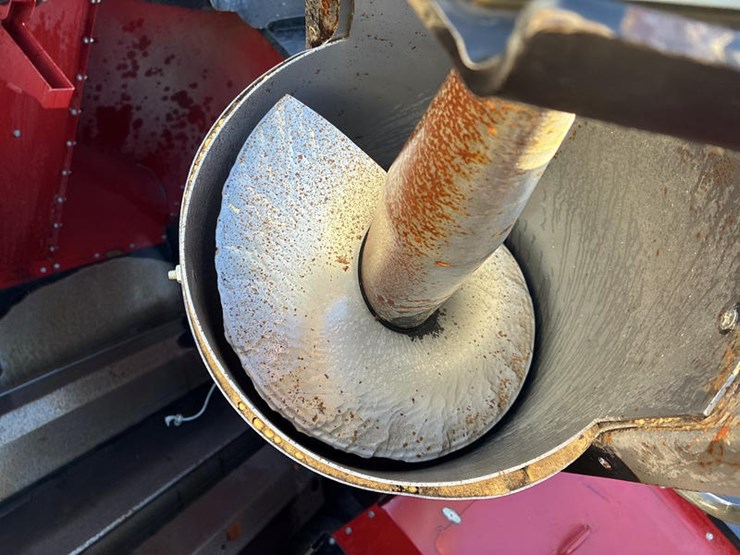 2010-case-ih-7120-image-95