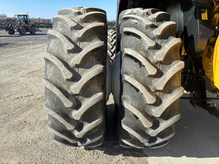 2018-new-holland-cr8.90-image-30