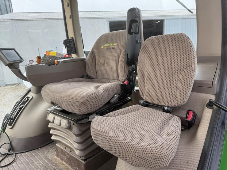 2011-john-deere-8335r-image-52