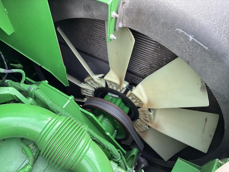2013-john-deere-s690-image-90