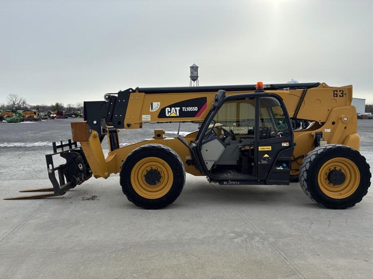2019-caterpillar-tl1055d-image-10