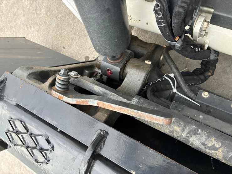 2022-bobcat-t76-image-17