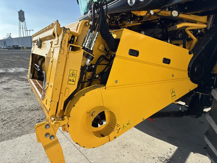 2018-new-holland-cr8.90-image-19