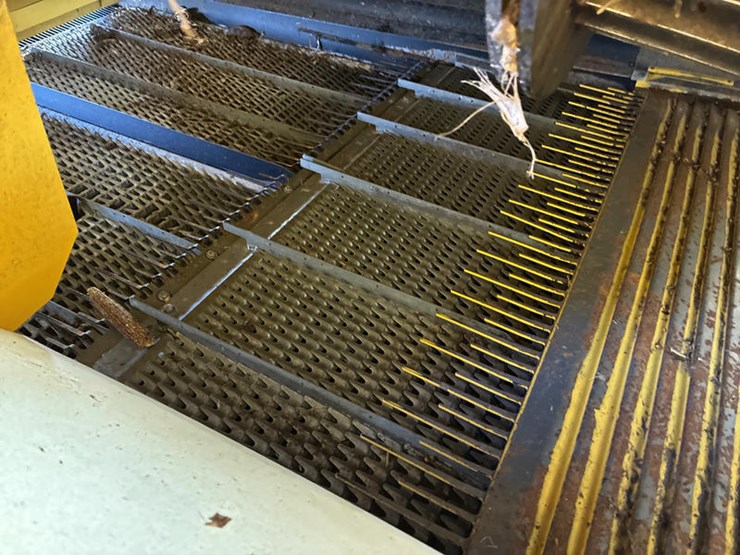 2018-new-holland-cr8.90-image-81