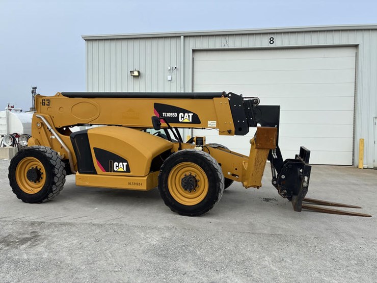 2019-caterpillar-tl1055d-image-3