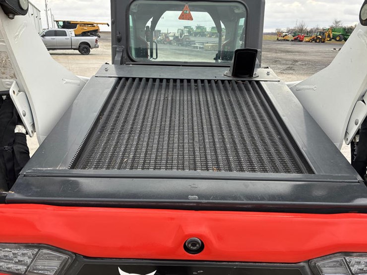 2022-bobcat-t76-image-43