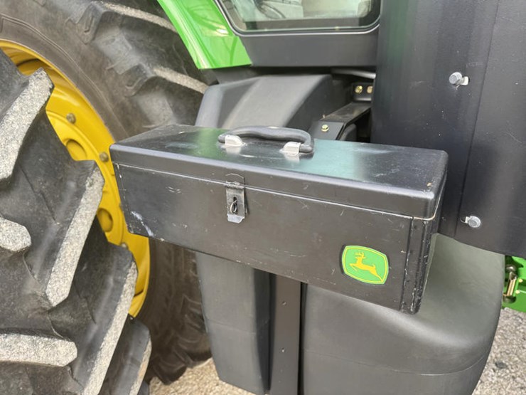 2011-john-deere-8335r-image-24