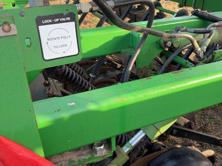 john-deere-750-image-17