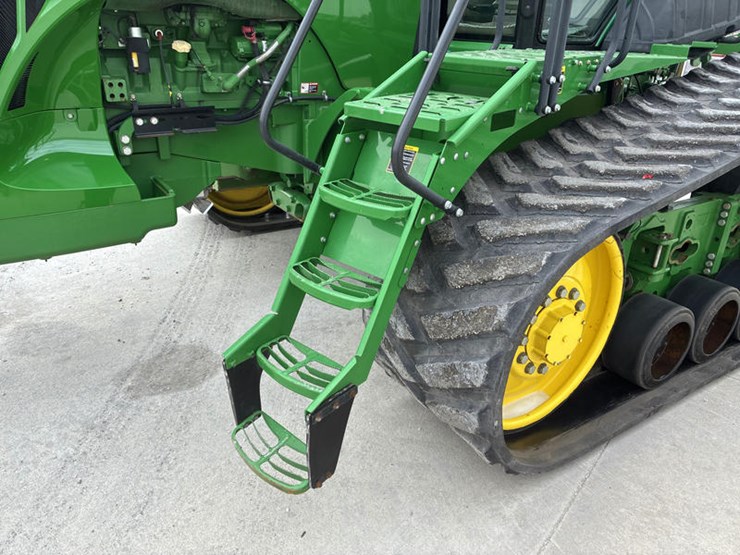 2011-john-deere-8335rt-image-34