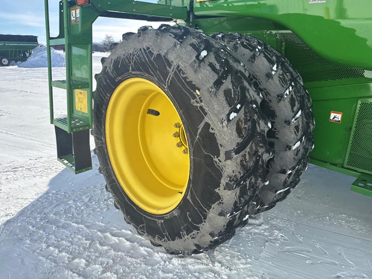 2006-john-deere-9660-sts-image-38