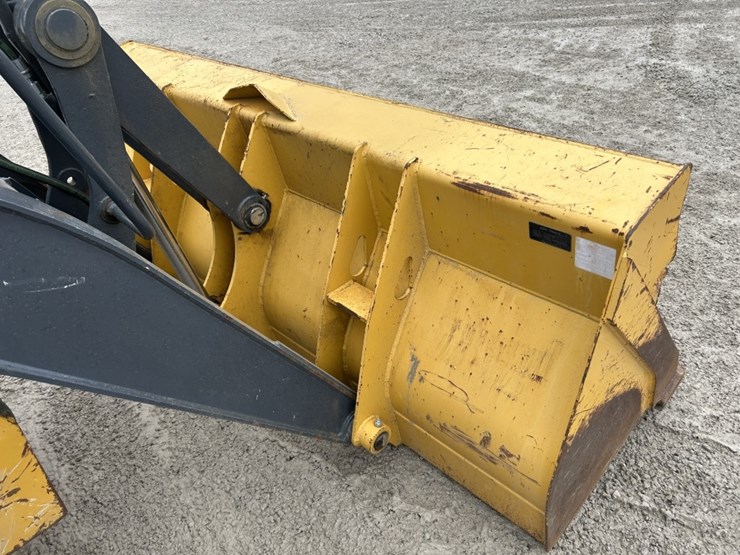 2021-deere-310sl-hl-image-33