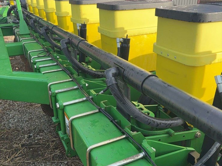 john-deere-1770-image-37