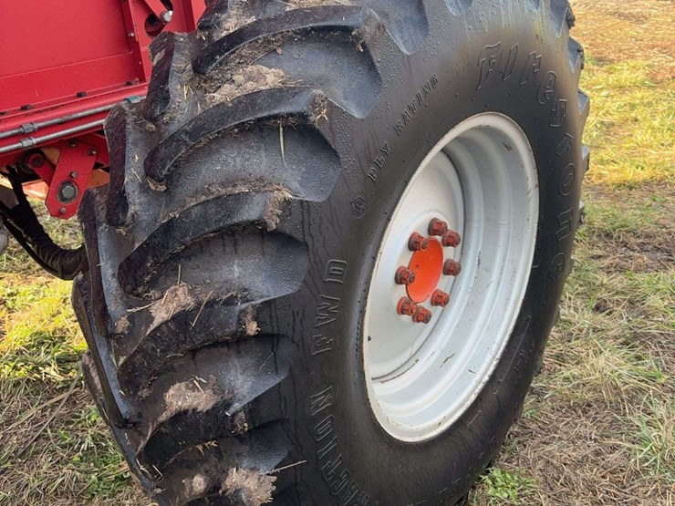 massey-ferguson-8570-image-9